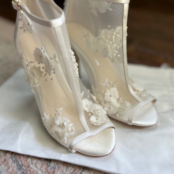 Bella Belle by Joy Proctor - Picture 7 of 14